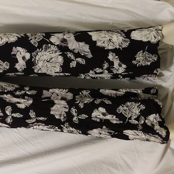 Astr the Label floral jumpsuit - Picture 5 of 12